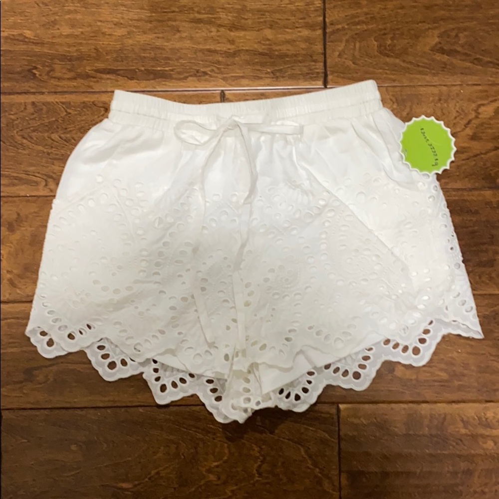 BREEZEEVER Scallop eyelet lined shorts w pockets